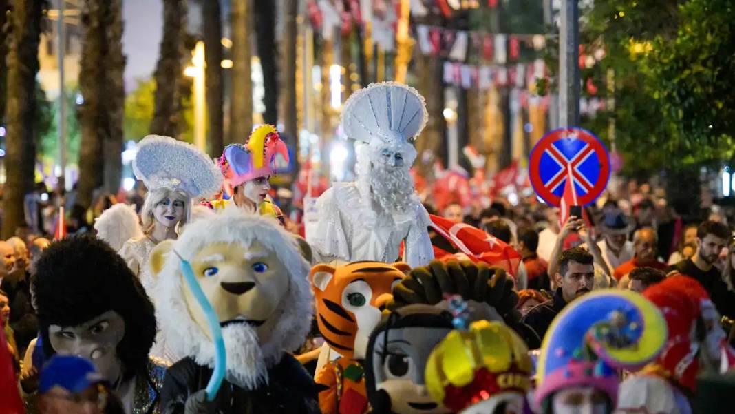 Antalya’da Tarihi Sokaklarda Masalsı Gece 6